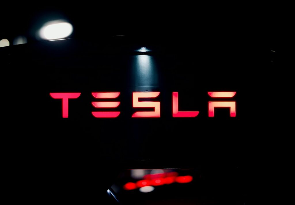 Tesla’s Market Share Plunges to Eight-Year Low as Aging Lineup Struggles Amid Fierce Competition and Shifting EV Dynamics