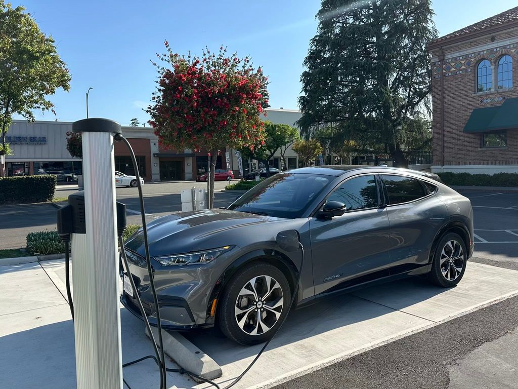 Mustang Mach-E heat pump