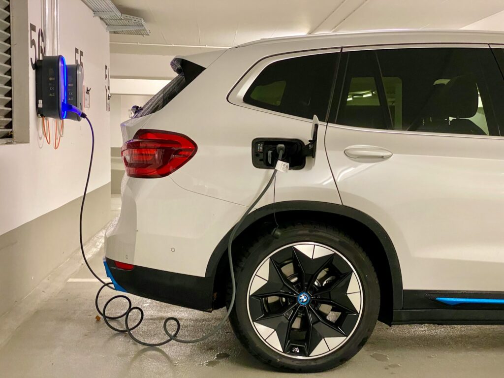 Electric Vehicles Smashing Range Anxiety with 400+ Miles