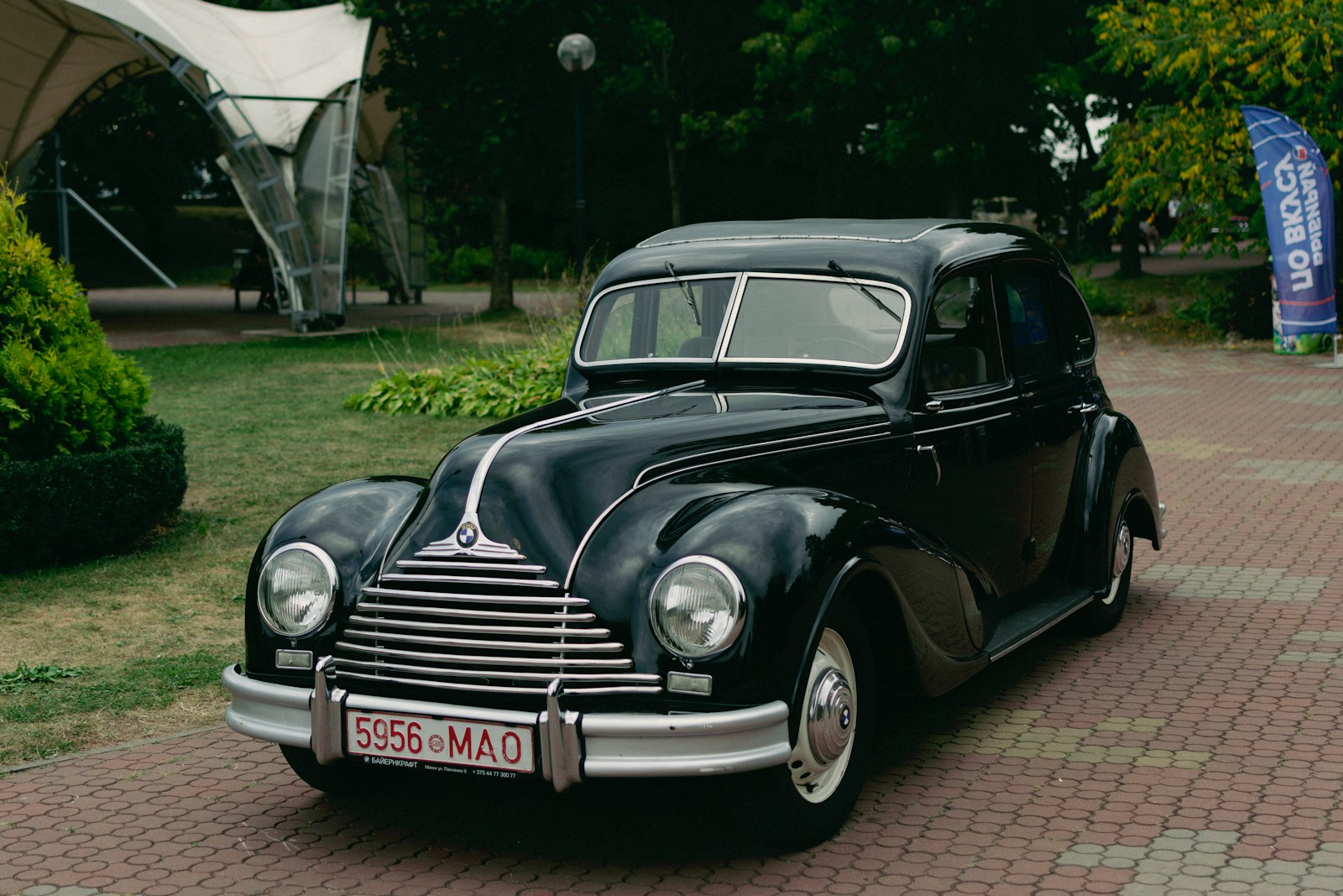 Defining a Decade: 12 Iconic Cars From the 1940s