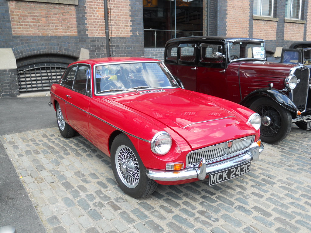 MG’s Small Car Legacy: The Midget and The Comet