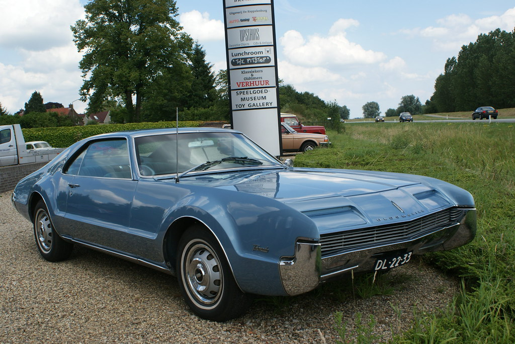 Oldsmobile Toronado: The Bold Front-Drive V8 Coupe of the 60s