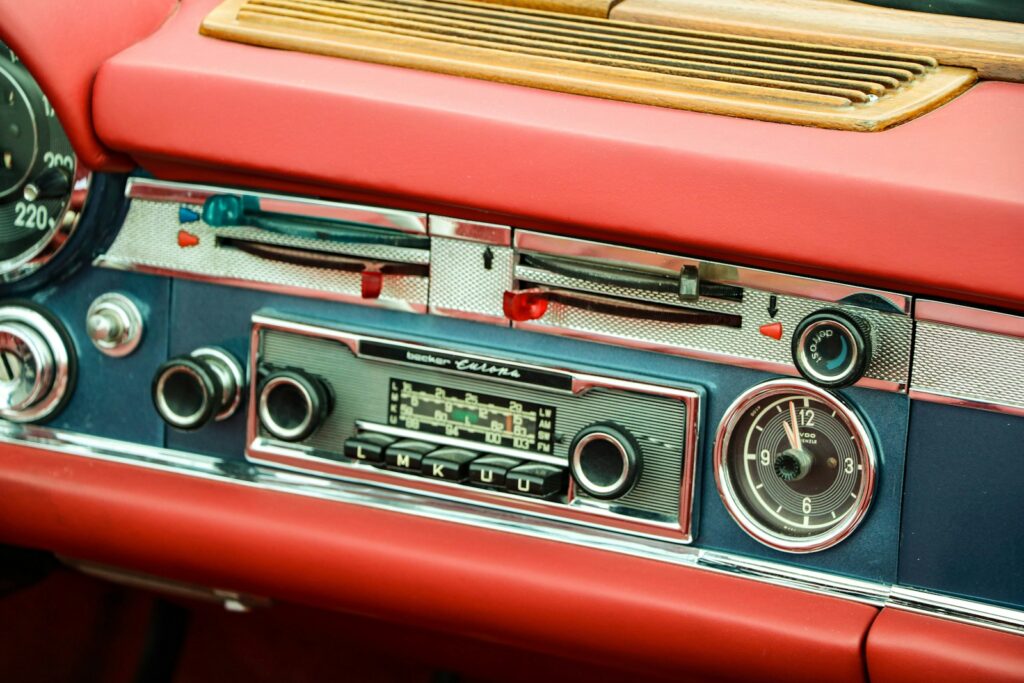 red and blue stereo