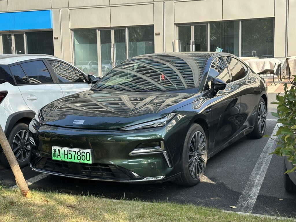Geely Galaxy Starshine 8 Redefines Luxury and Range Under 18000 Dollars