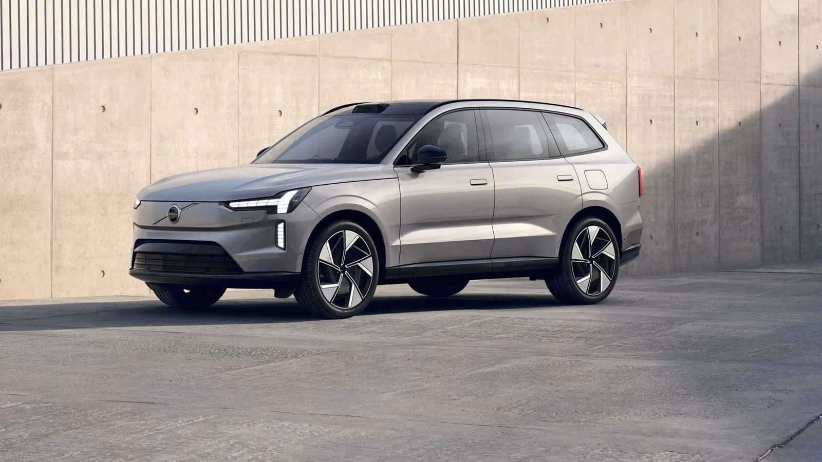 Trade Tariffs Reshape Volvo Lineup with Removal of S90 Sedan from U.S. Market