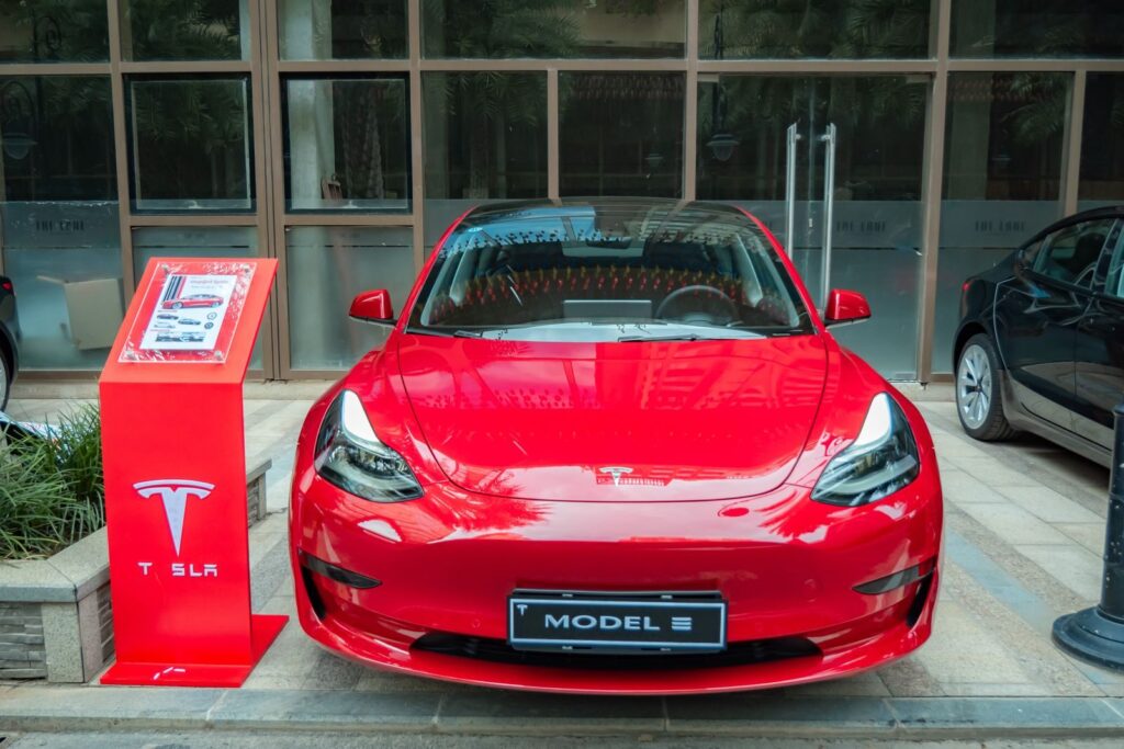 Tesla Adapts Sales Strategies and Production Models Amid Shifting Market Demand