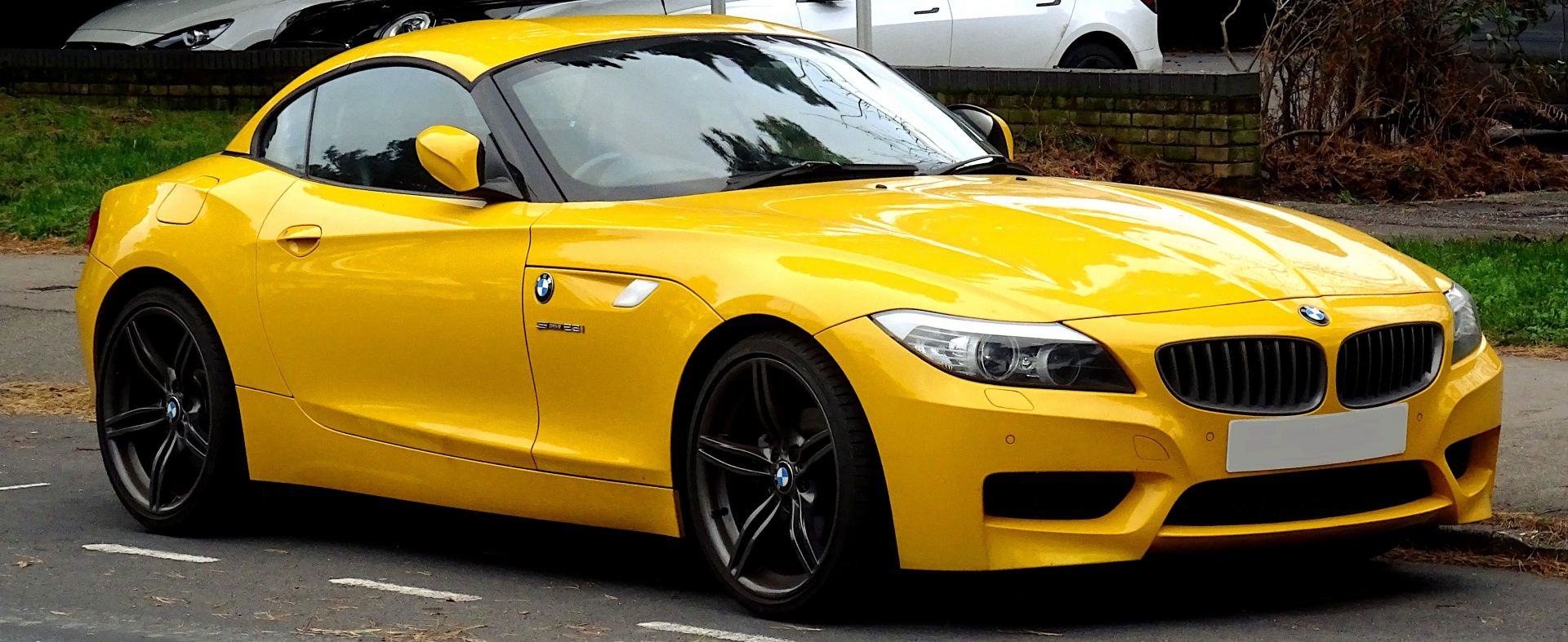 BMW Patents Roundel Shaped Screws That Restrict Independent Car Repairs